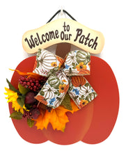 Load image into Gallery viewer, Pumpkin Floral Fall Signs
